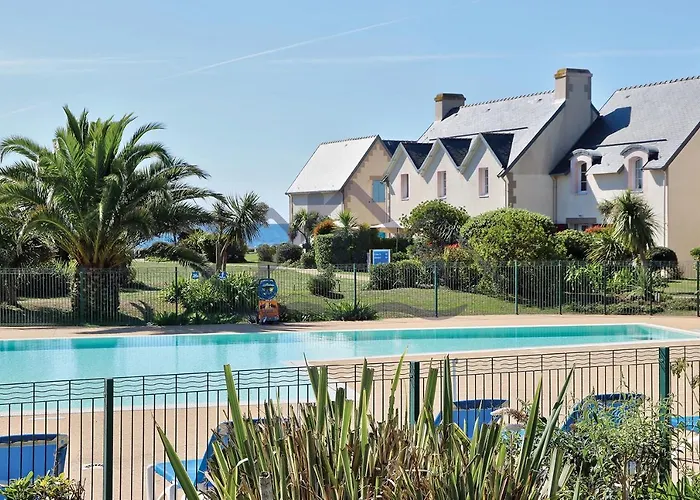 Localise - A05 - Plain-Pied Avec Petite Vue Mer Donnant Sur La Piscine Et Le Jardin - Grande Salle De Bain - Wifi Inclus - Draps Inclus - Animaux Bienvenus - Parking Gratuit
