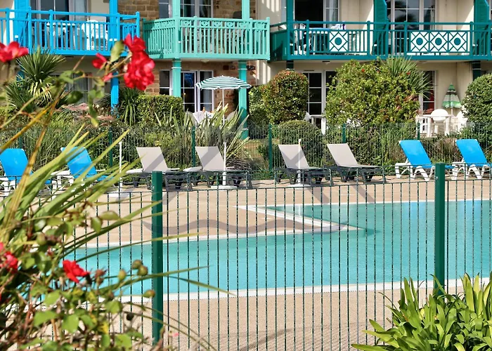 Localise - A05 - Plain-Pied Avec Petite Vue Mer Donnant Sur La Piscine Et Le Jardin - Grande Salle De Bain - Wifi Inclus - Draps Inclus - Animaux Bienvenus - Parking Gratuit